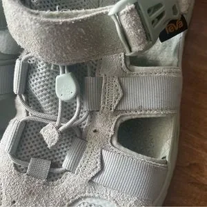 Teva 2020 Model Omnium Suede 1107751 Womens Size 11.5 Tan Sandals Teva | Shoes | Teva 220 Model Omnium Suede 107751 Womens  main image 2